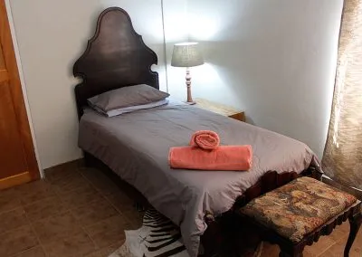 WARTHOG-PARADISE-room-bed