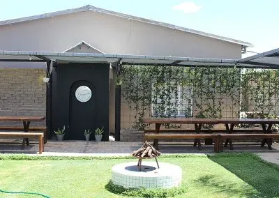 THE-RUGGED-SOUTH-outside-boma-area